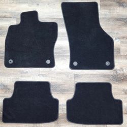 VW Golf mk7 (2015-2020) OEM Floor Mats - Like New