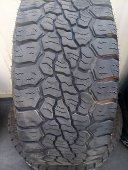 LT295/70R17 Venom Power Tires (2)