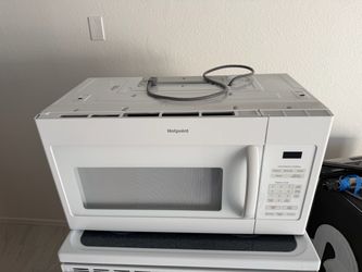 Hotpoint GE 1.6cuft Microwave