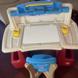 Children’s Desk w/chair 