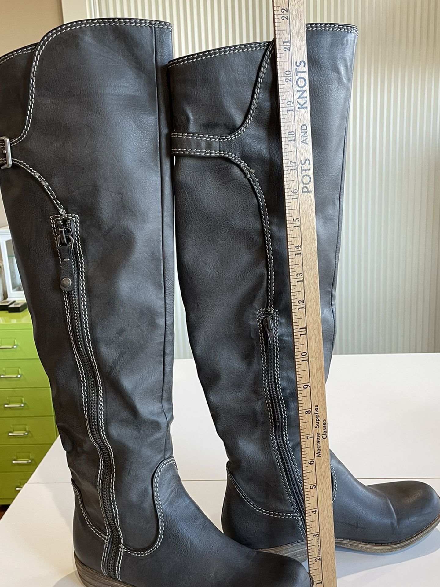 Womens Size 8 Boots