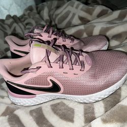 Women’s 7.5 Nike Runner Shoes Pink 