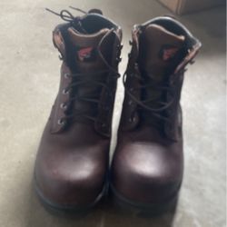 Red Wing Boots 9.5e2 