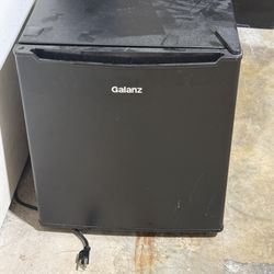 Galanz Mini Fridge 1.7 Cu Ft