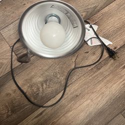 Clip On Heat Lamp For Reptiles/etc $12