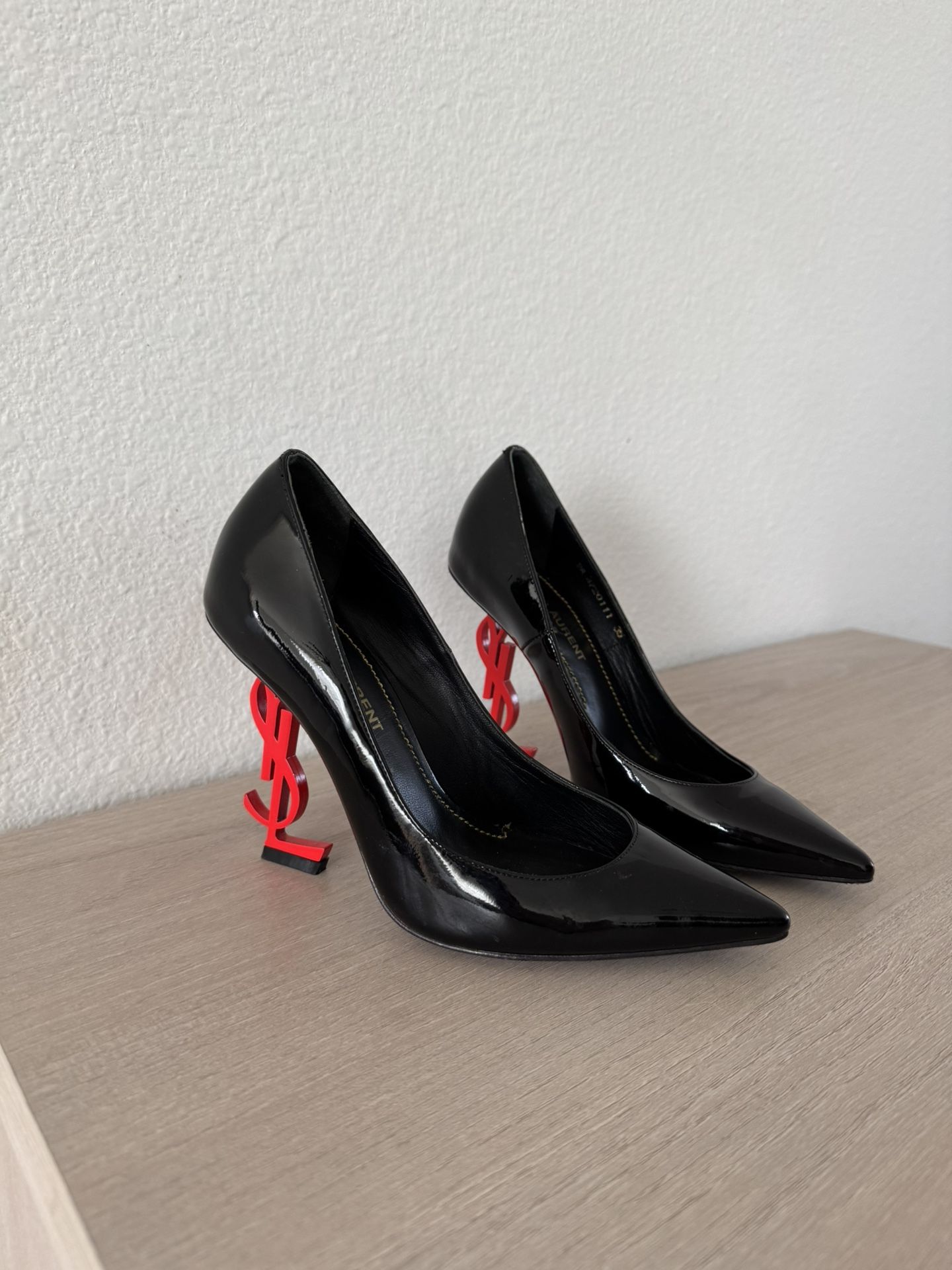 Authentic YSL OPYUM PUMPS IN PATENT LEATHER with red Heels