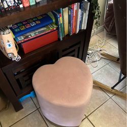 hello kitty vanity stool