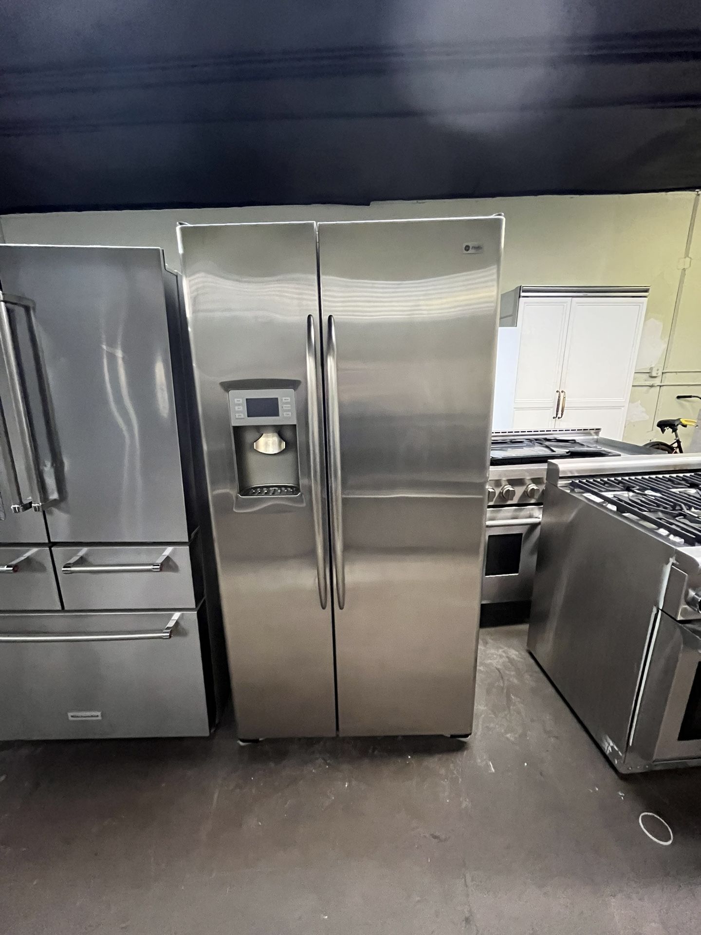 COUNTER DEPTH SIDE BY SIDE GE PROFILE REFRIGERATOR
