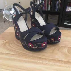 Women Wedges Sz 7