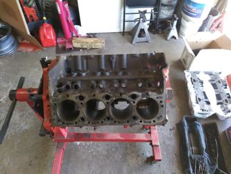 305 Chevy Engine