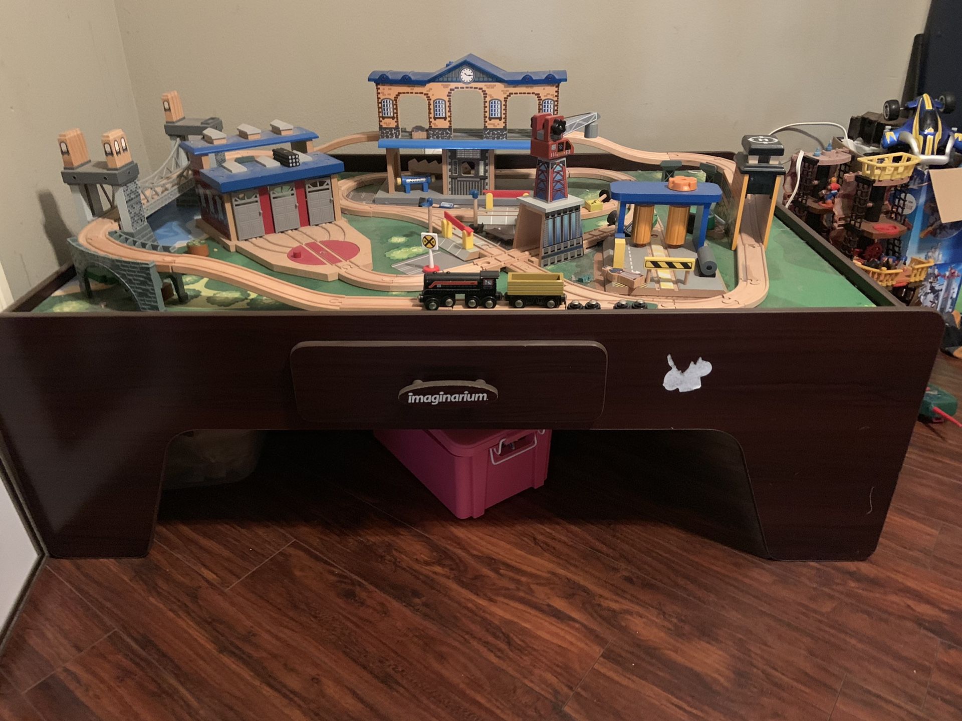 Imaginarium train set table