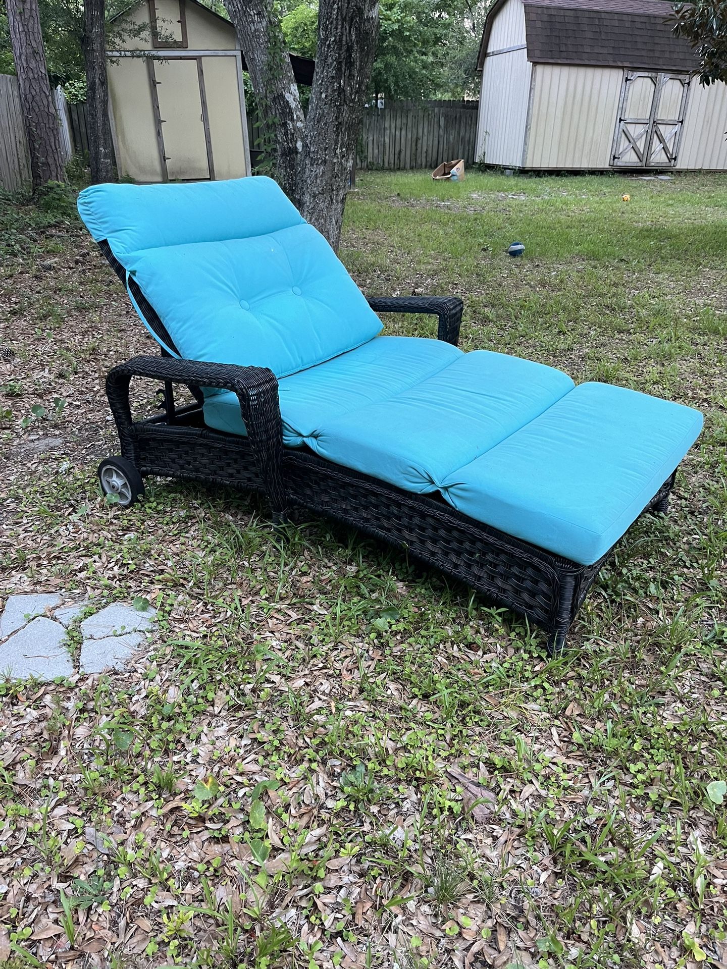 Wicker Chaise Lounge 