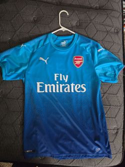 Puma Arsenal away jersey Size Medium (slim fit)
