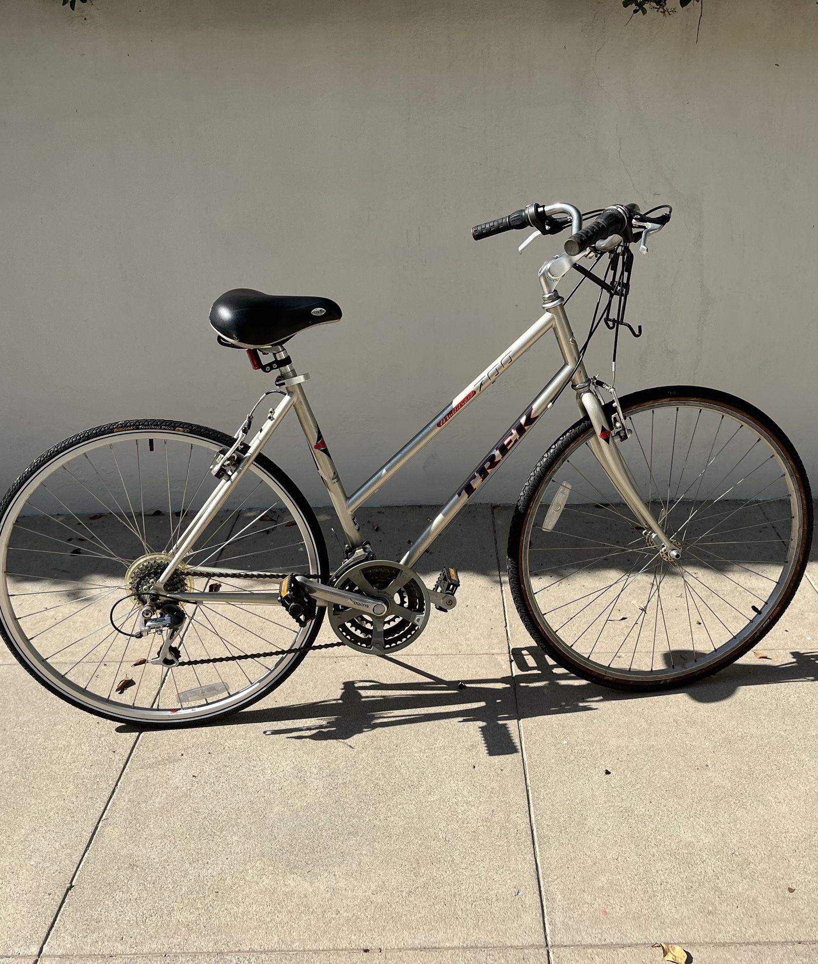 Women’s Trek  10 Speed Bicycle Used 4 Times