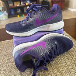 Nike women's shoes 6.5
