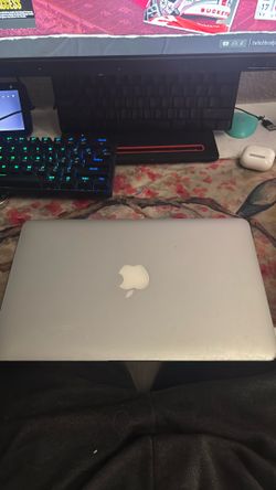 MacBook Air (no charger)