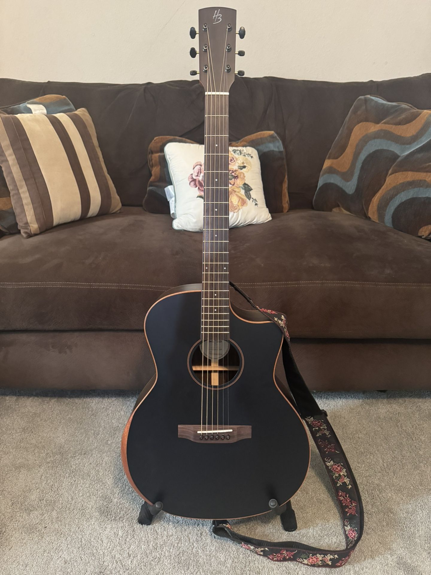 Acoustic Guitar Harley Benton