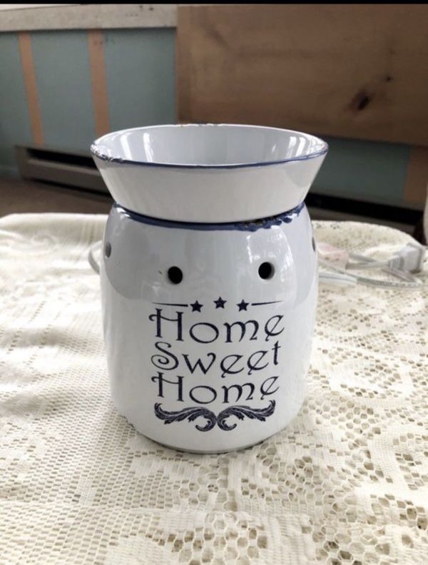 Scentsy Home Sweet Home Warmer for Sale in Harrisburg, PA OfferUp