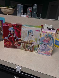 Hatsune Miku Figure Bundle (3 Figures) $130