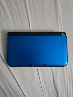 Nintendo 3DS XL Blue (SPR-001) - FOR PARTS OR REPAIR (Powers On / Broken Hinge)
