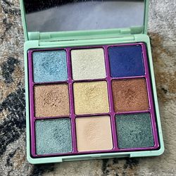 Revolution’s eyeshadow palette