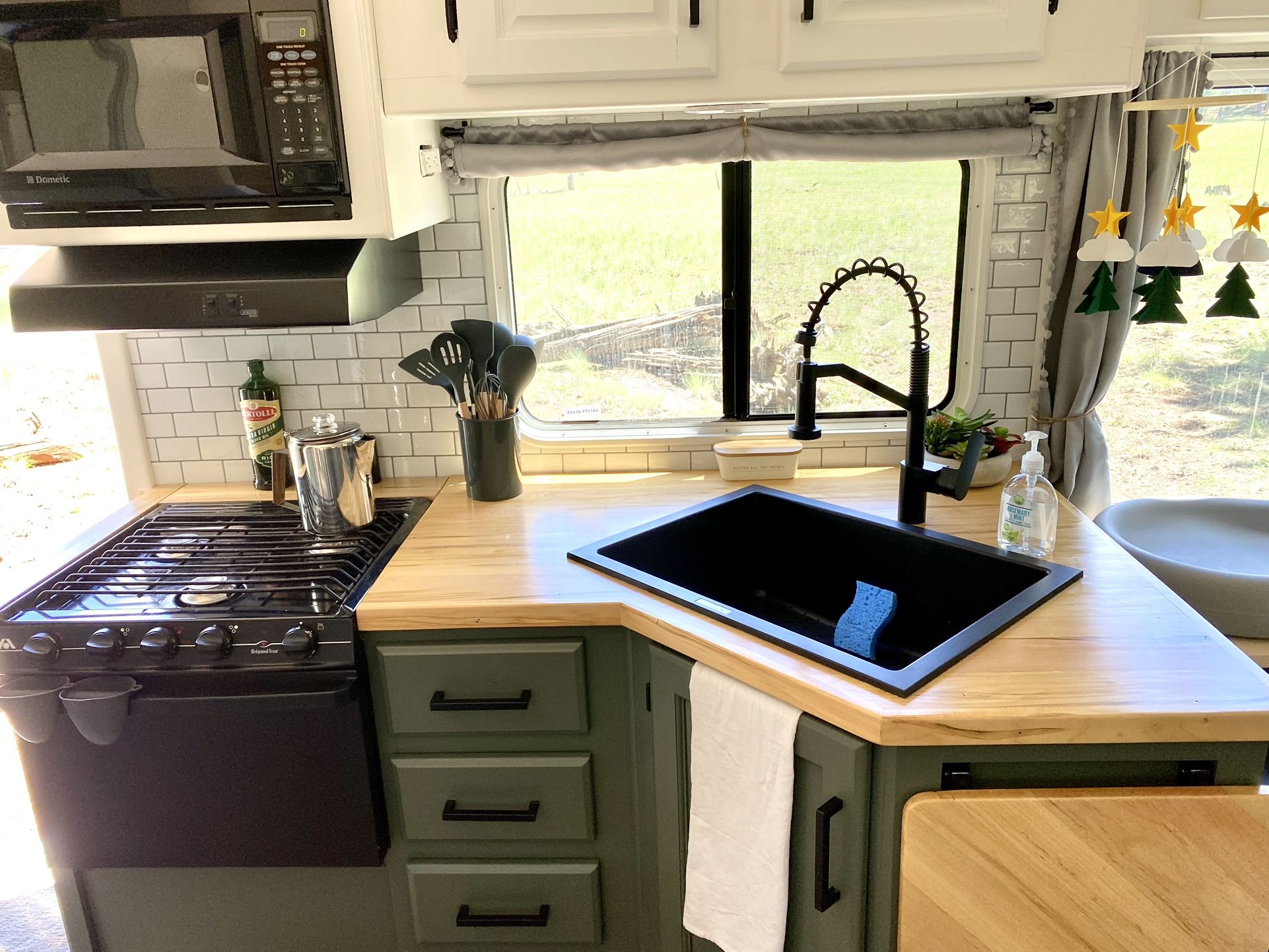 Completely Remodeled Fifth Wheel RV