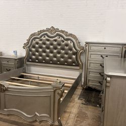 King Bedroom Set