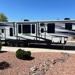 2018 Keystone Fuzion Model 417 For Sale Excellent Condition. $55,000.00