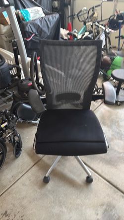 Desk chair