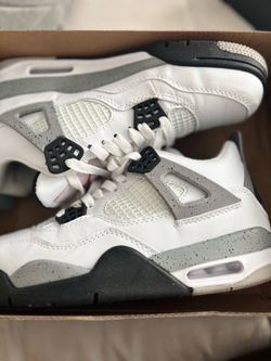 Jordan 4 white cement Women’s 8 brand new