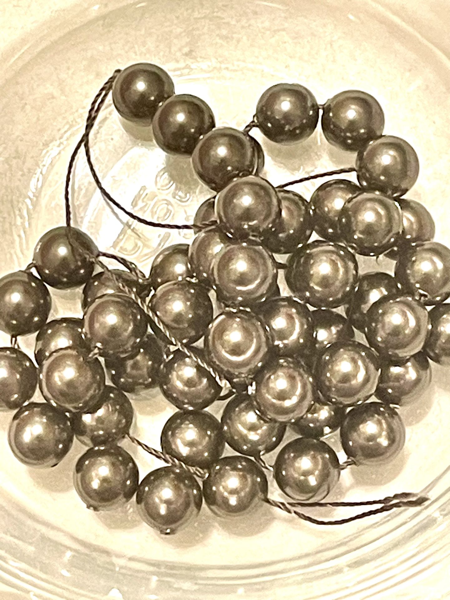 ๐๐ธ 5 items for $25. โค๏ธ Glass Pearls