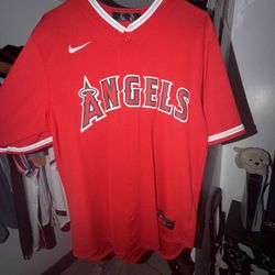 LOS ANGELES ANGELS MIKE TROUT JERSEY AT A GOOD PRICE!! (MEDIUM) $40