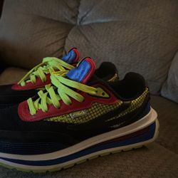 FILA SNEAKERS SIZE 8.5 MENS