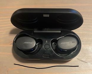 BOSE EARBUDS  BARELY USED
