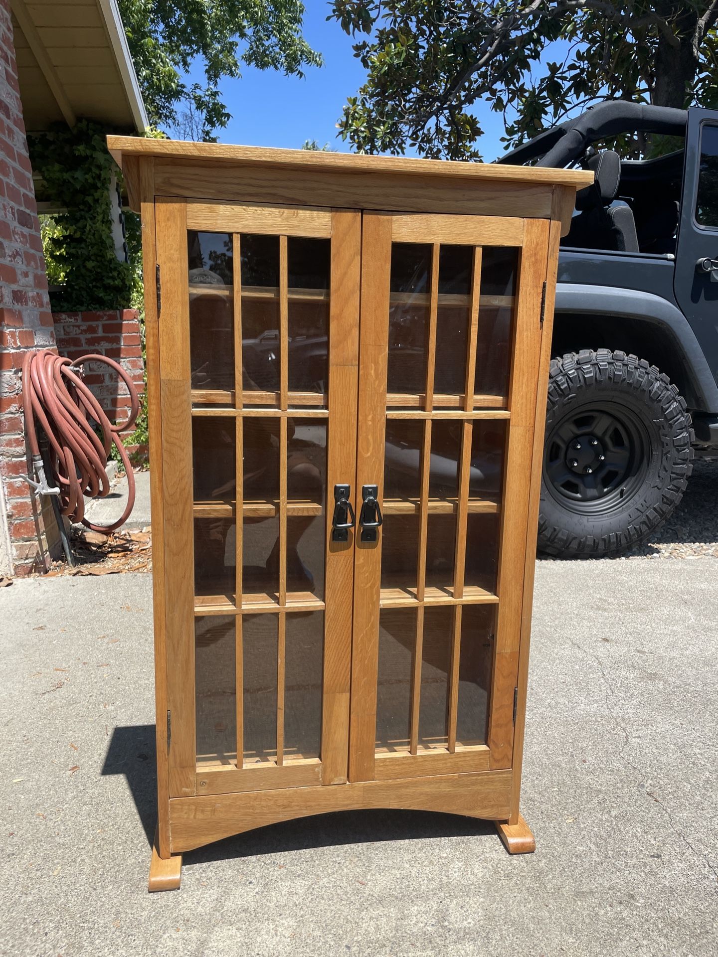 Small China Cabinet (READ SIZE Please) for Sale in Fairfield, CA - OfferUp