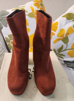 Booties in Brown coconut