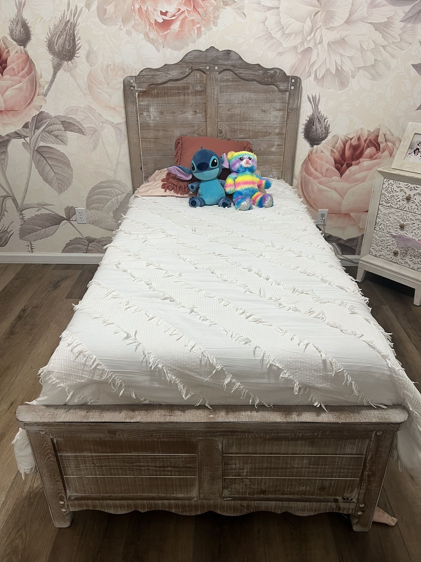 Twin Bedframe With Mattress And Box spring 