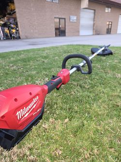 Milwaukee
M18 Fuel 18V Brushless Cordless Battery Powered Quik-Lok Power Head with Brush Cutter Attachment