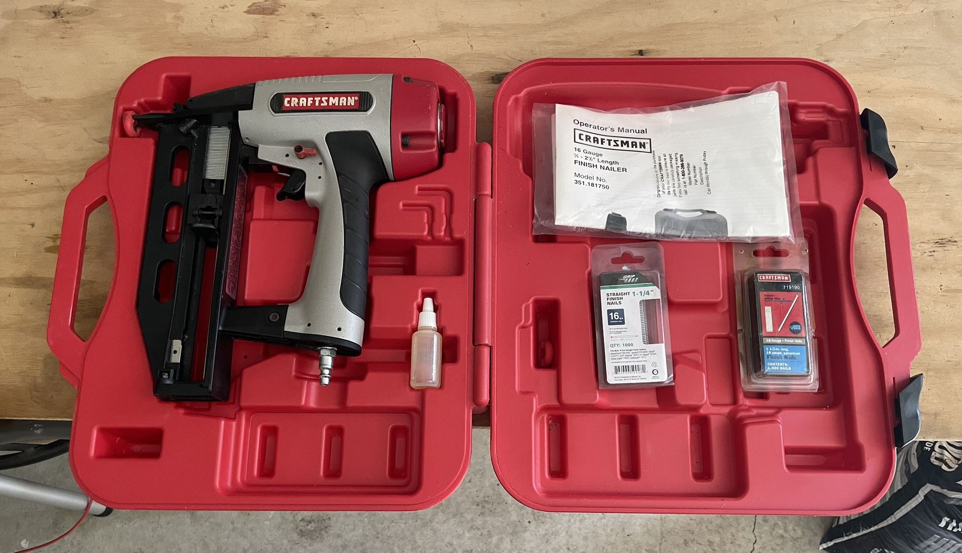 Craftsman 16ga Finishing Nailer with nails and case.