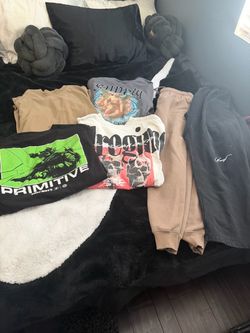 Men’s clothing size large.  All for $10