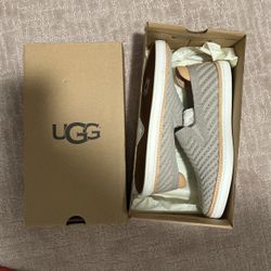 UGG Women Shoes Size 8 Brand New 