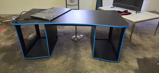 Gaming/computer Desk