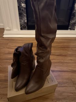 Women Boots - Size 5.5