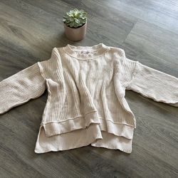 Juniors off white sweater