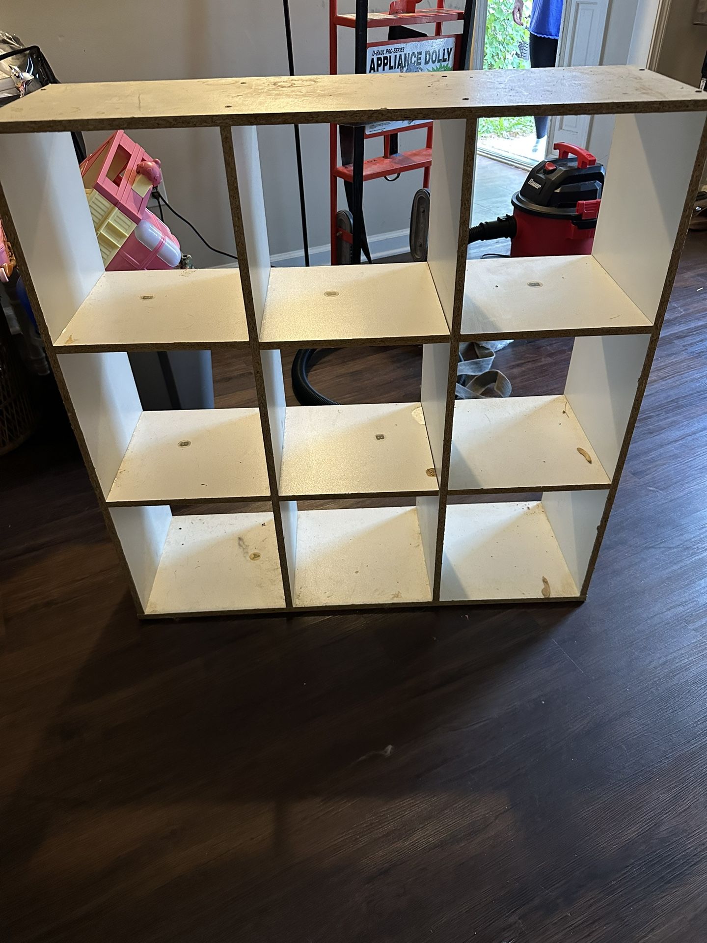 9 Slot Shelf