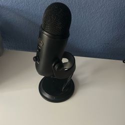 Blue Yeti Podcast Mic 