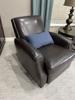 Chair - space saving