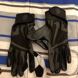 Baseball batting gloves