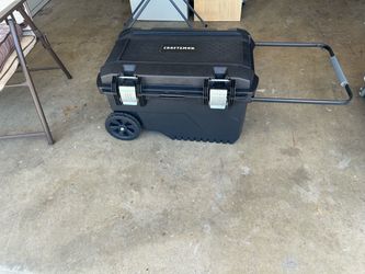 Craftsman rolling tool box