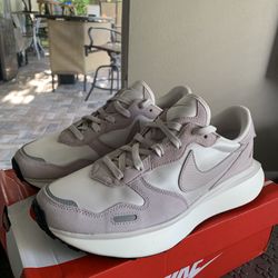 Nike Running Sneakers. New. Women’s Size 11